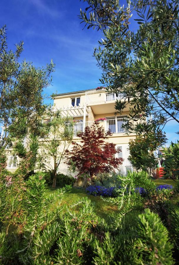Guesthouse Olei Malinska Exteriör bild